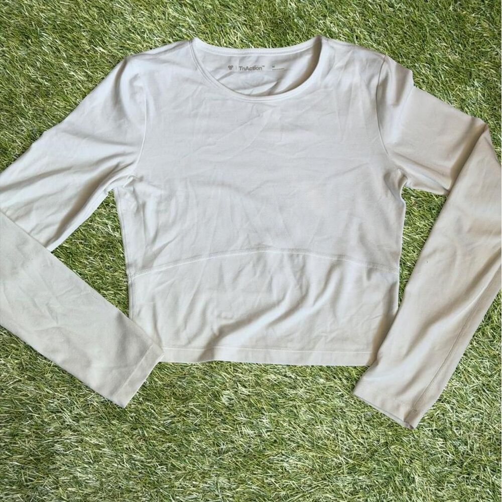 Aritzia Women's White and Cream Crop-top